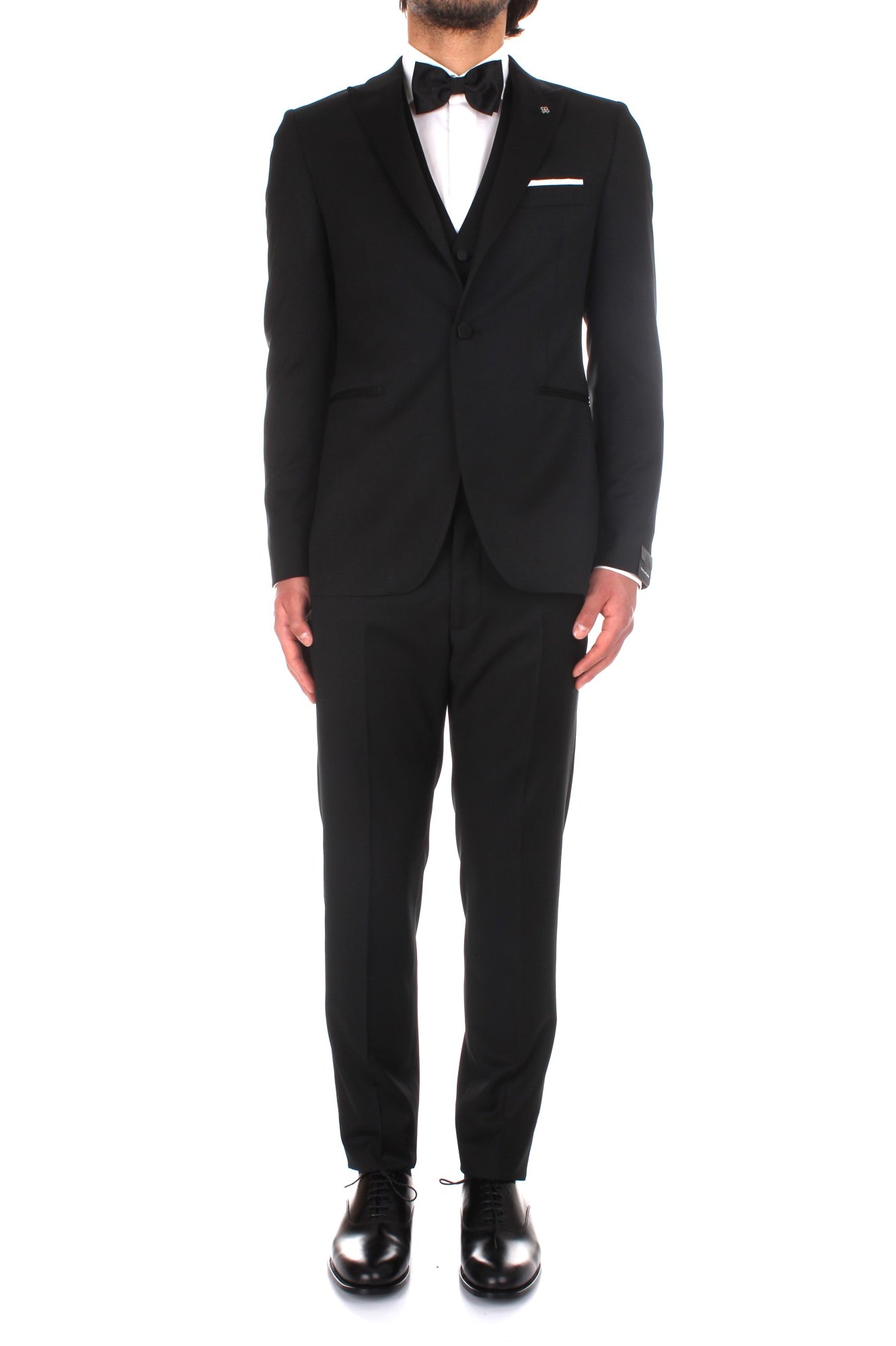 ABITI Nero Tagliatore