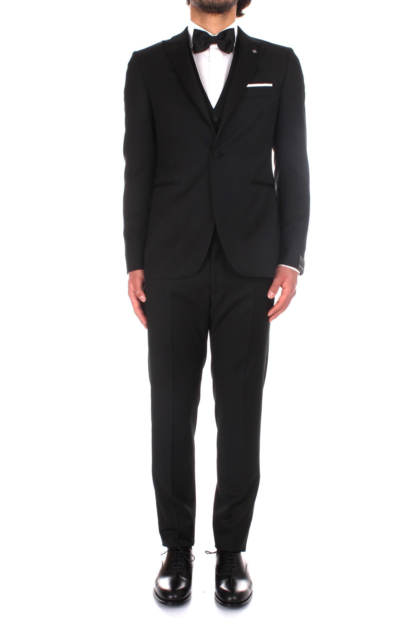 ABITI Nero Tagliatore