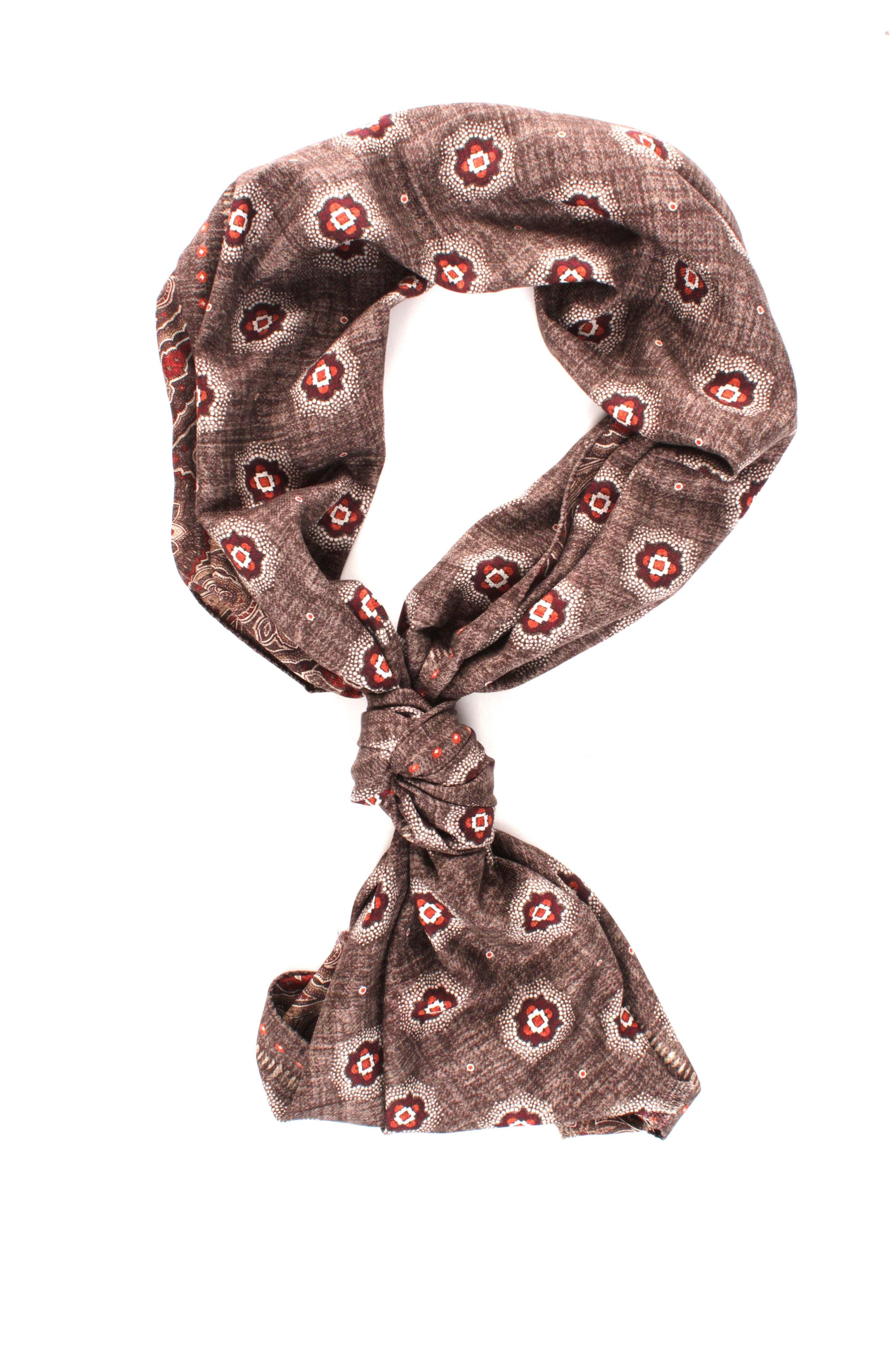 SCIARPE, FOULARD E STOLE Marrone Rosi Collection