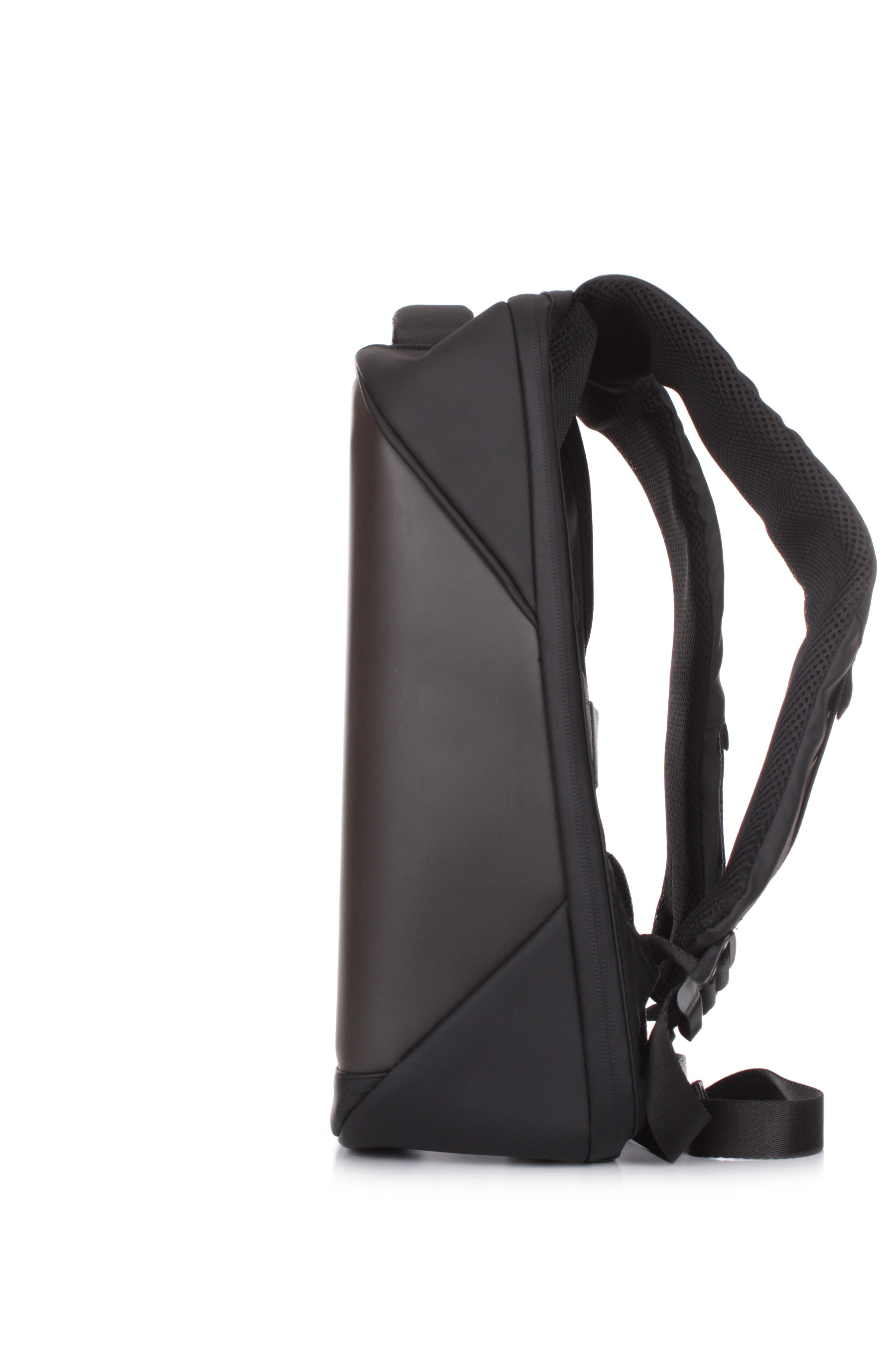 ZAINI Nero Nelquieora